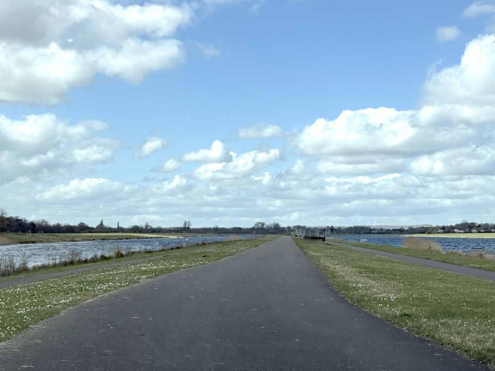 2.5km long rowing lake with  controllable roads. (Berkshire, UK)