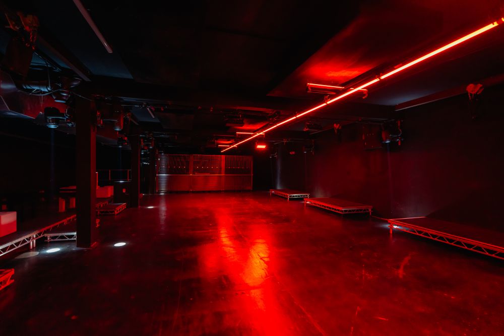 A versatile three-storey warehouse in Shoreditch, built for film, TV, and photography shoots. Industrial design, 3-phase power, and private modular spaces.