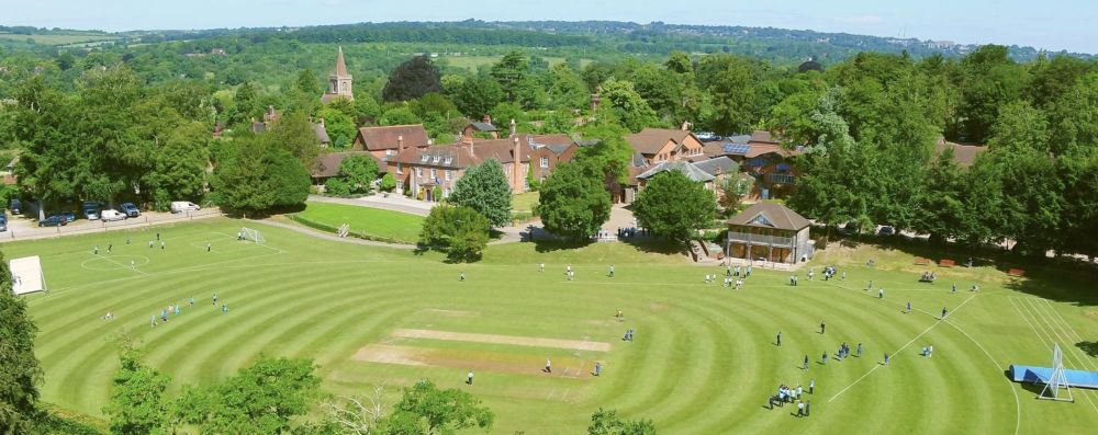 Prep school set in rural village (Hampshire)