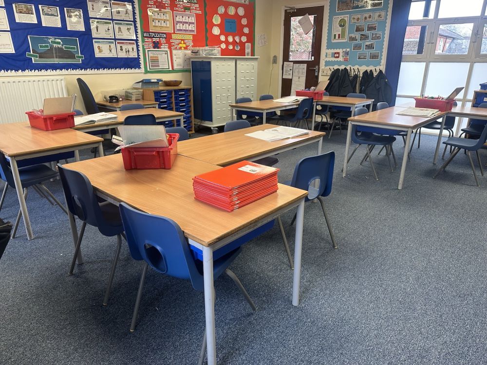 Prep school set in rural village (Hampshire)