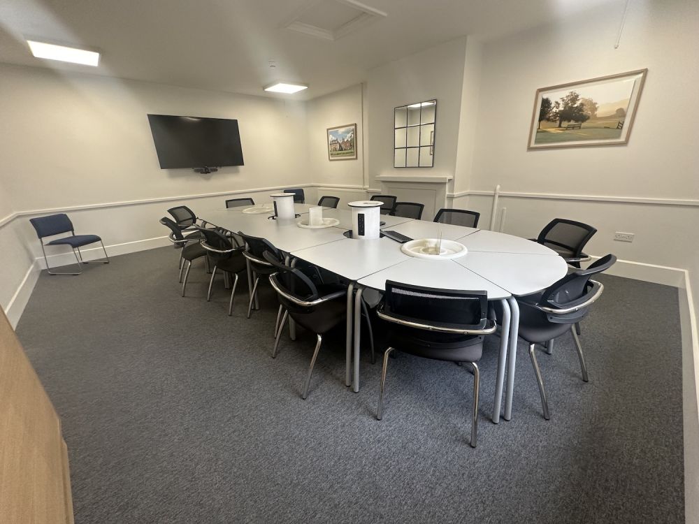 Prep school set in rural village (Hampshire)